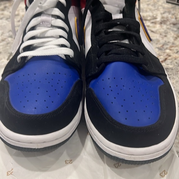 Nike Air Jordan sneakers 1Mid SE men size 12.  EUC like new - Picture 7 of 13